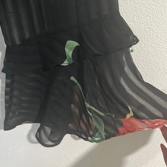 Lulu's Black Dress‎ with Floral Design - Picture 5 of 15